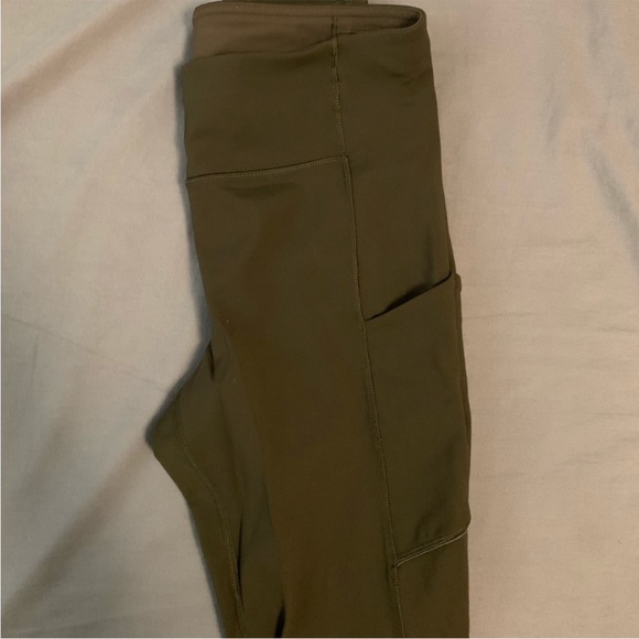 EUC Lululemon Speed Up 28” tight, size 6 - Picture 3 of 5